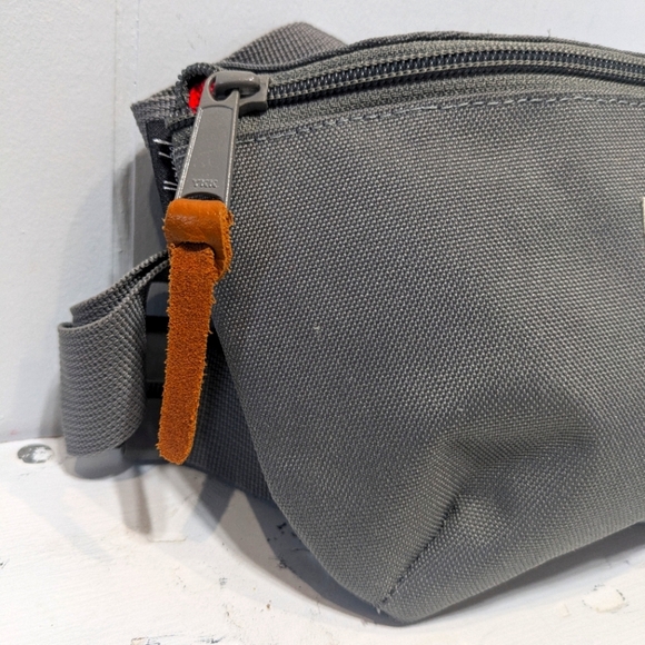 Herschel Dark Gray Belt Bag Fanny‎ Pack In Small - Picture 2 of 8